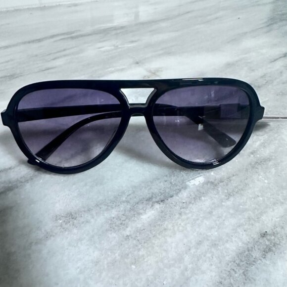 West Loop Black Sunglasses - Picture 1 of 6